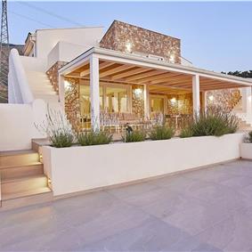 4 bedroom villa with pool, Castellammare del Golfo, sleeps 8-10